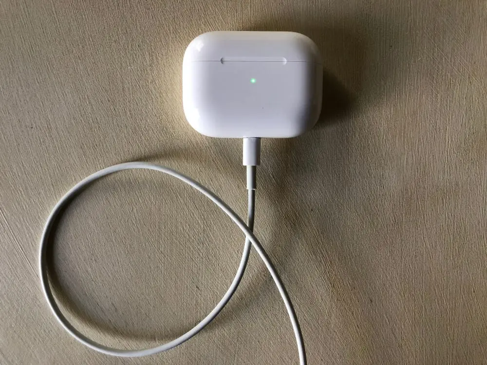 airpod charger case not charging